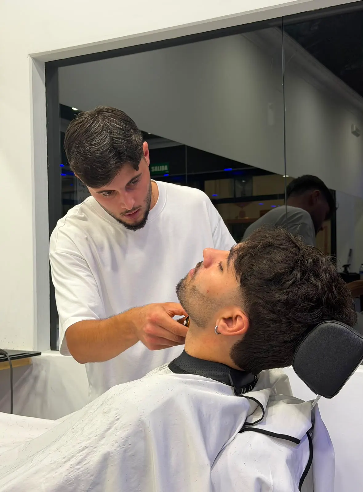 Guille — Barbero en 57 Barber, Solares